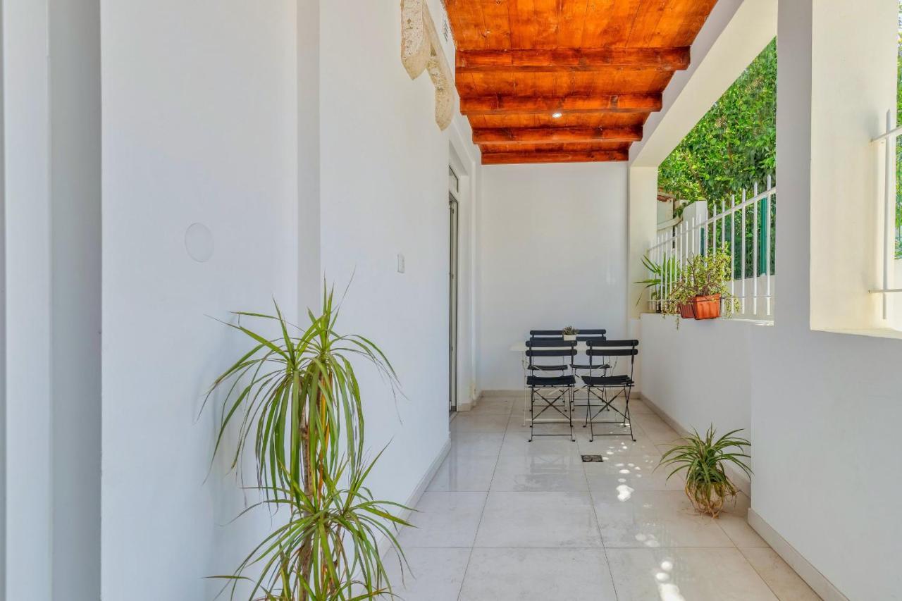 Garrett Terrace Setubal
